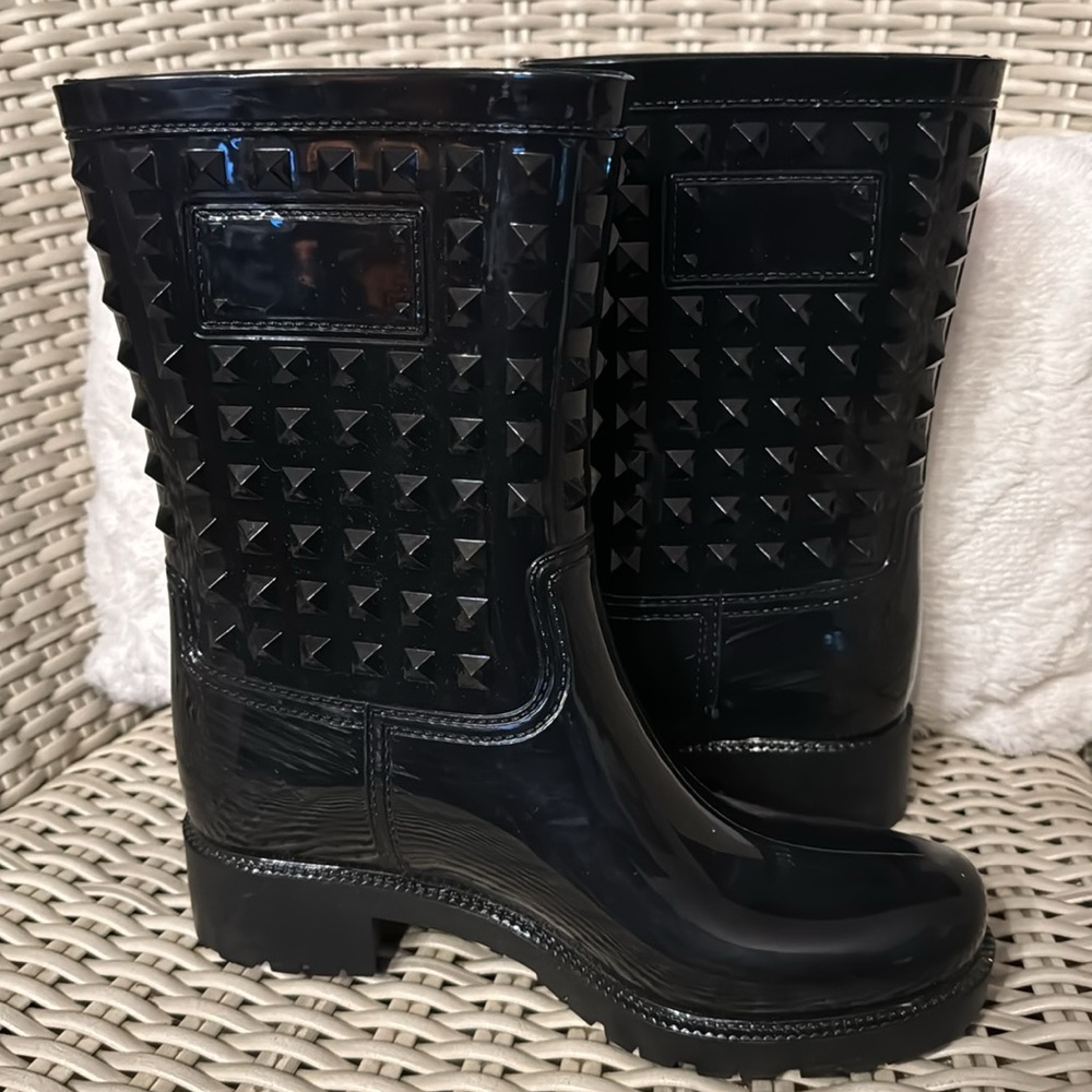 COPY - Vince Camuto Rain boots. - Picture 6 of 7